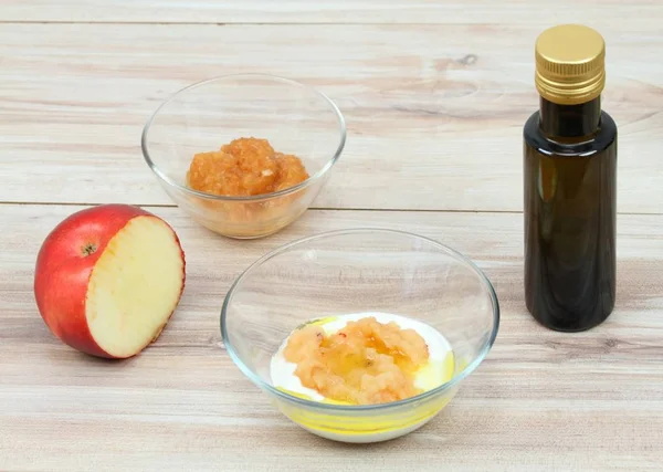 Gesichtsmaske Aus Apfel Fettcreme Und Olivenöl Zutaten Für Leicht Hausgemachte — Stockfoto