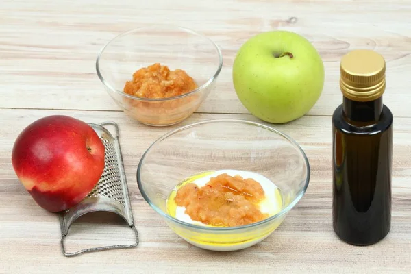 Ansiktsmask Från Apple Fett Grädde Och Olivolja Ingredienser Till Enkel — Stockfoto