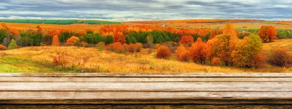 Mesa Madera Vacía Con Pintoresco Paisaje Otoñal Borroso Vista Panorámica — Foto de Stock