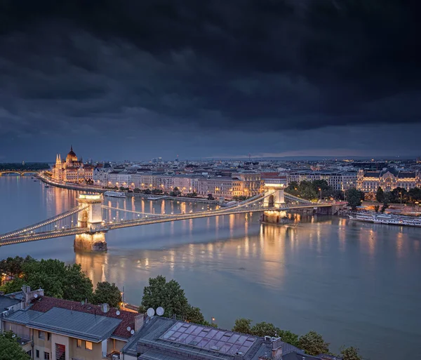 Híres Lánchíd Éjszaka Budapesten — Stock Fotó