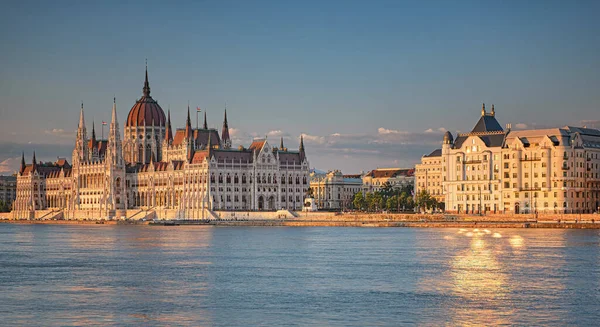 Macaristan Budapeşte Kentindeki Ünlü Macar Parlamentosu — Stok fotoğraf