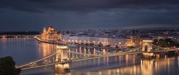 View Beroemde Kettingbrug — Stockfoto