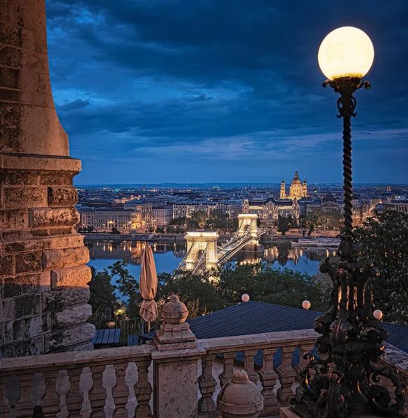 Famoso Ponte Delle Catene Crepuscolo — Foto Stock