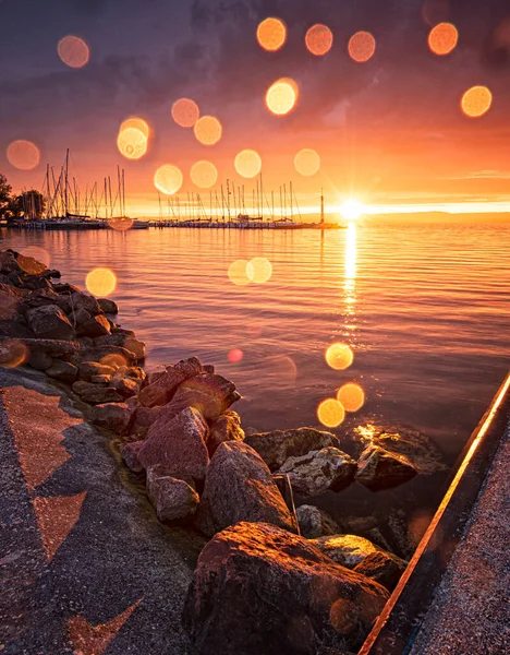 Macaristan Balaton Gölü Üzerinde Yaz Aylarında Renkli Gün Batımı — Stok fotoğraf