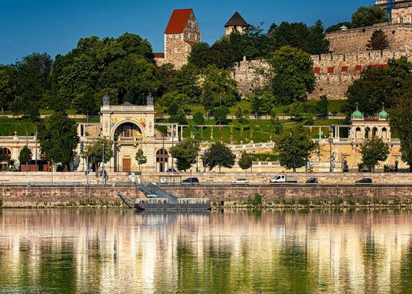 Budapest Ungern Juli 2020 Varkert Basaren Och Slottsträdgårdspaviljongen Budapest Ungern — Stockfoto