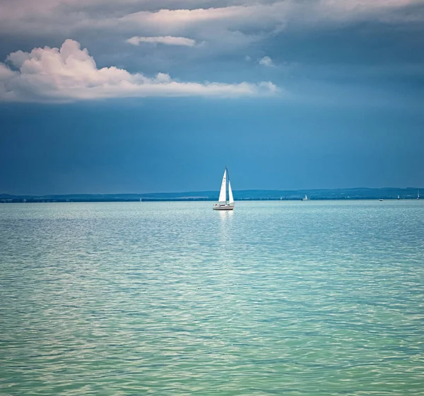 Plachetnice Jezeře Balaton Maďarsko Létě — Stock fotografie