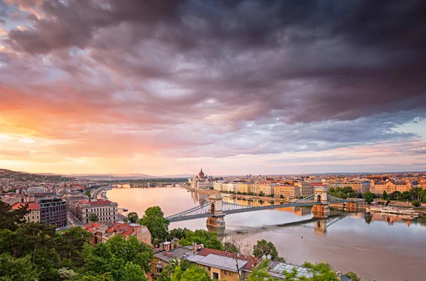 Färgglad Solnedgång Över Budapest Ungern — Stockfoto