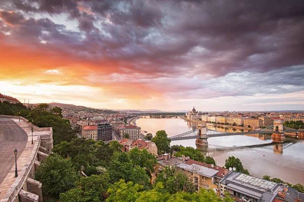 Pôr Sol Colorido Sobre Budapeste Hungria — Fotografia de Stock