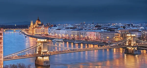 Híres Lánchíd Budapest Alkonyatkor — Stock Fotó