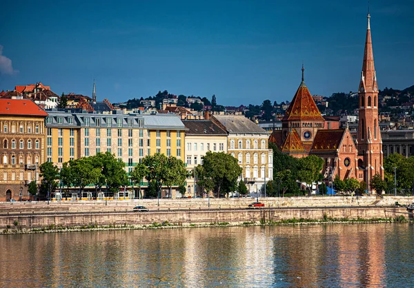 Вид Набережную Будапешта Летом — стоковое фото