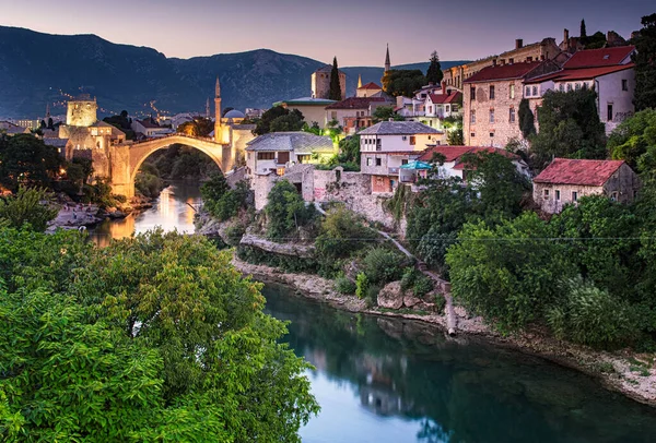 Mostar Bosnia Agosto 2019 Colorido Atardecer Sobre Puente Medieval Mostar — Foto de Stock