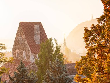Sonbaharda gün batımında Budapeşte 'de manzara