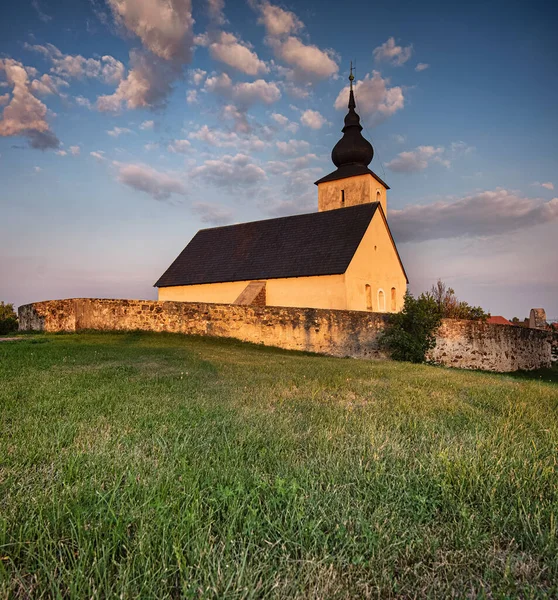 Middeleeuwse Protestantse Kerk Balatonalmadi Hongarije — Stockfoto