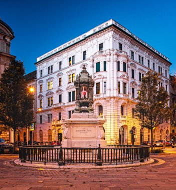 BUDAPEST, HUNGARY - 11 Eylül 2020: Budapeşte, Macaristan 'da Batthyany' nin kutsal lambası.