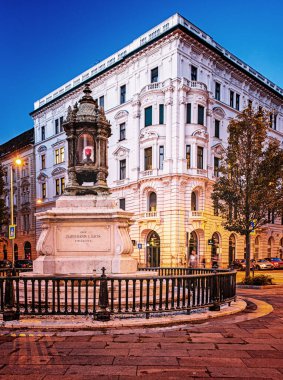 BUDAPEST, HUNGARY - 11 Eylül 2020: Budapeşte, Macaristan 'da Batthyany' nin kutsal lambası.