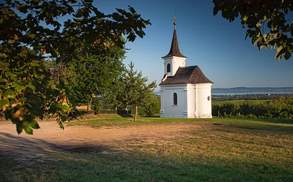 Szép Régi Fehér Kápolna Balatonlelle Ben — Stock Fotó