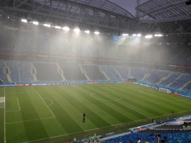 yağmur altında boş Stadyumu