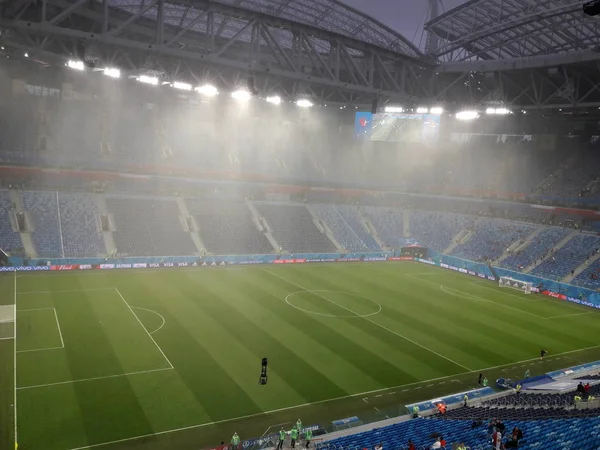 yağmur altında boş Stadyumu