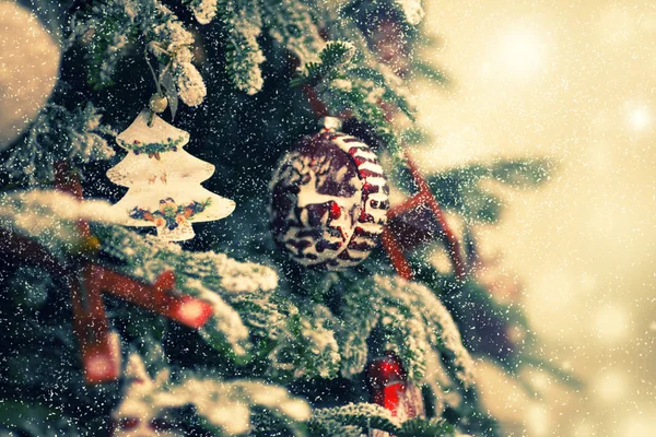 Gedecoreerde Kerstboom Vakantie Achtergrond Rechtenvrije Stockfoto's