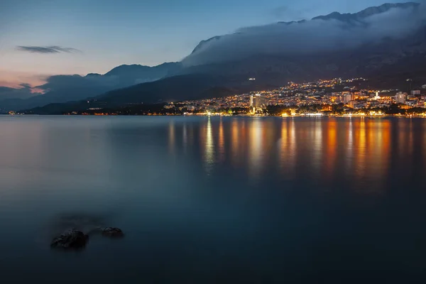 Pôr Sol Tardio Trilhas Luz Água Makarska Riviera Croácia Exposição — Fotografia de Stock