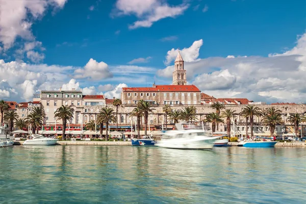 Split Croacia Mayo 2018 Puerto Riva Con Arquitectura Histórica — Foto de Stock