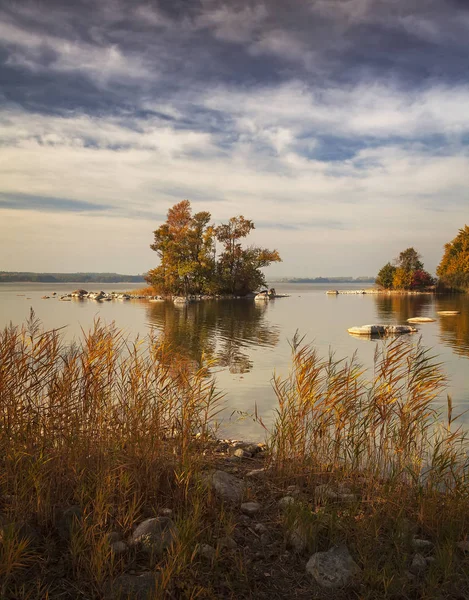 五颜六色的秋湖景观 斯科纳新闻 — 图库照片