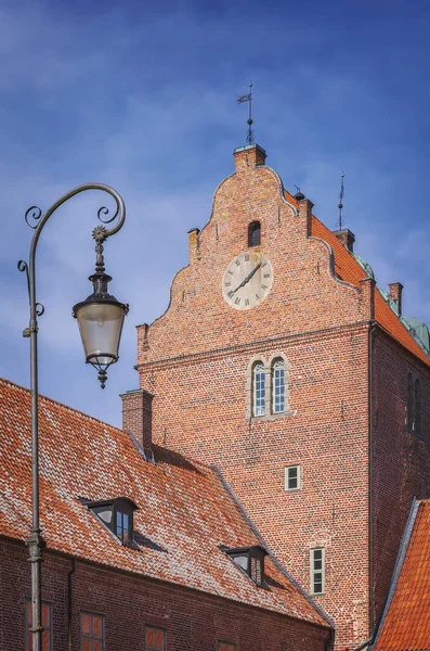 Clocktoweru Středověké Budovy Backaskog Švédsko — Stock fotografie