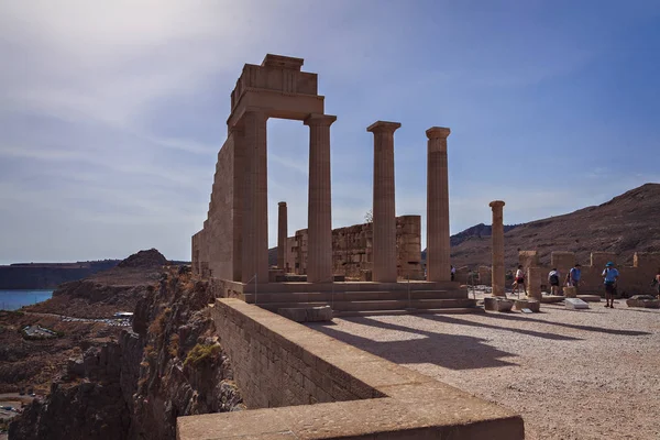 Rhodes Griechenland 2018 Touristen Der Berühmten Tempelanlage Lindos Dorf — Stockfoto