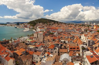Panoramik şehir Split Hırvatistan. 