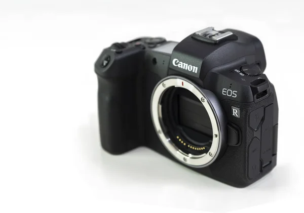 Mirrorless camera Canon EOS R open front — Stock Photo, Image