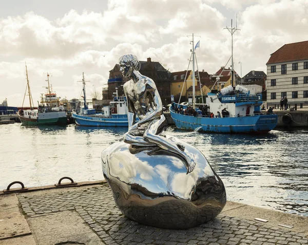 Shiny silver statue Helsingor — Stock Photo, Image