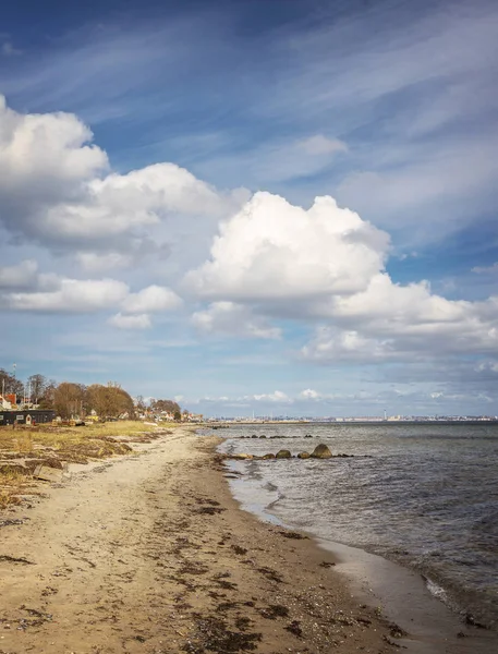 Humlebaeck, vesnická pláž Dánsko — Stock fotografie
