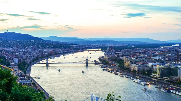 Pohled na západ slunce nad Budapešť — Stock fotografie