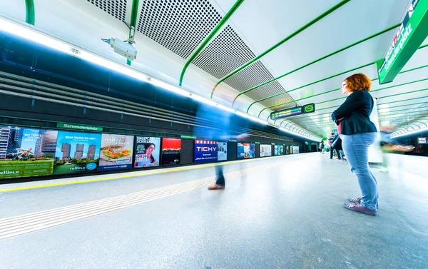 Vista em uma estação de metrô em Viena — Fotografia de Stock