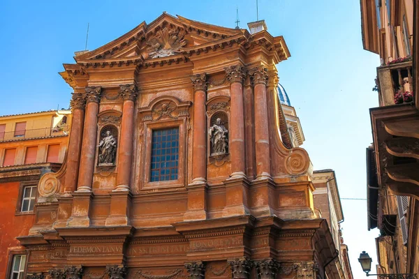 Историческая церковь в Риме, Италия — стоковое фото