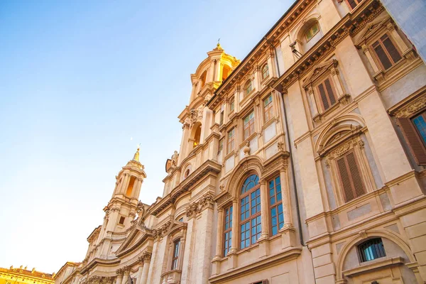 Zobacz na kościół Sant Agnese w Rzymie — Zdjęcie stockowe