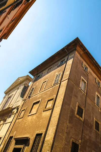 Historisk arkitektur i Rom en solig dag — Stockfoto
