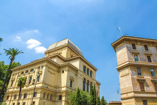 Historická architektura Říma za slunečného dne — Stock fotografie