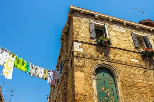 Historische Architektur Venedigs an einem sonnigen Tag — Stockfoto
