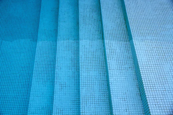 Vista sulle scale della piscina — Foto Stock