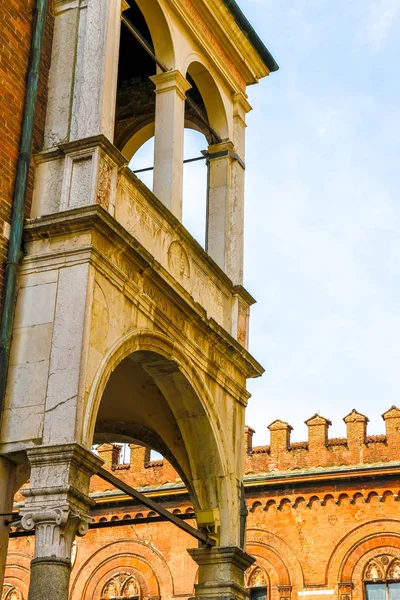 Architettura della Piazza del Duomo a Cremona — Foto Stock