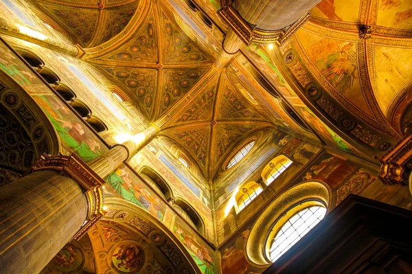 Vnitřní pohled na Cremonovu katedrálu — Stock fotografie