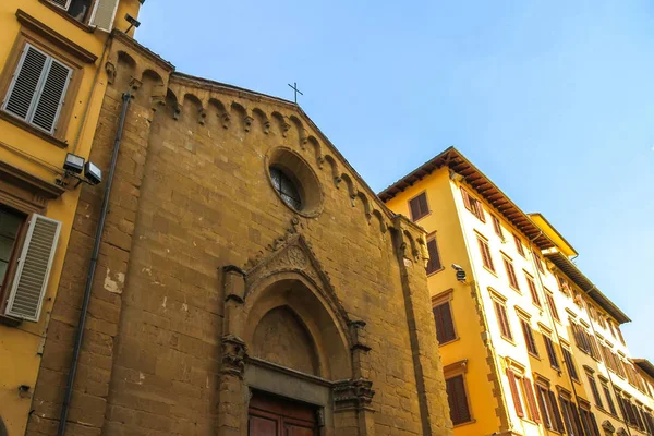 Una iglesia histórica en Florencia, Italia — Foto de Stock