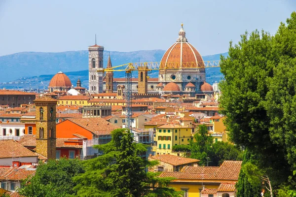 Landschapsbeeld van Florence op een zonnige dag — Stockfoto