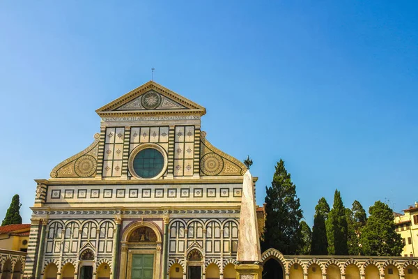 Uma igreja histórica em Florença, Itália — Fotografia de Stock