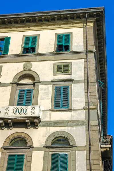 Historisk arkitektur i Firenze på en solrig dag - Stock-foto