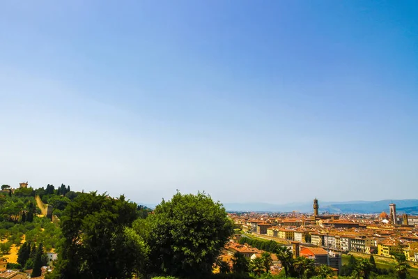Landskapsutsikt över Florens en solig dag — Stockfoto