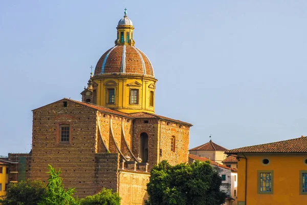 Historický kostel ve Florencii, Itálie — Stock fotografie