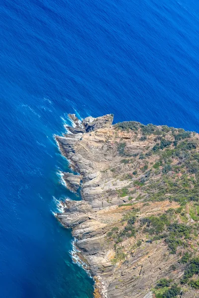 Rocce nel Mar Mediterraneo — Foto Stock