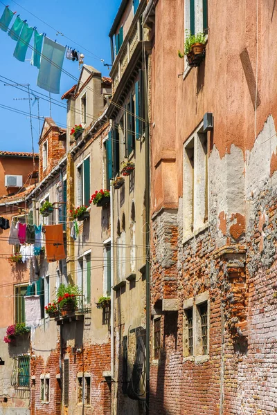 Historische architectuur van Venetië op een zonnige dag — Stockfoto